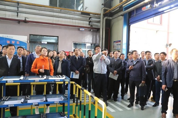 15.全省復(fù)制推廣臨汾華翔經(jīng)驗(yàn)現(xiàn)場(chǎng)推進(jìn)會(huì)”在我司召開(kāi).jpg 15.全省復(fù)制推廣臨汾華翔經(jīng)驗(yàn)現(xiàn)場(chǎng)推進(jìn)會(huì)”在我司召開(kāi).jpg